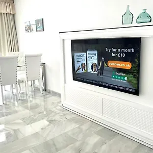 Mi Capricho Beachfront- P300 - With Sea View Apartment